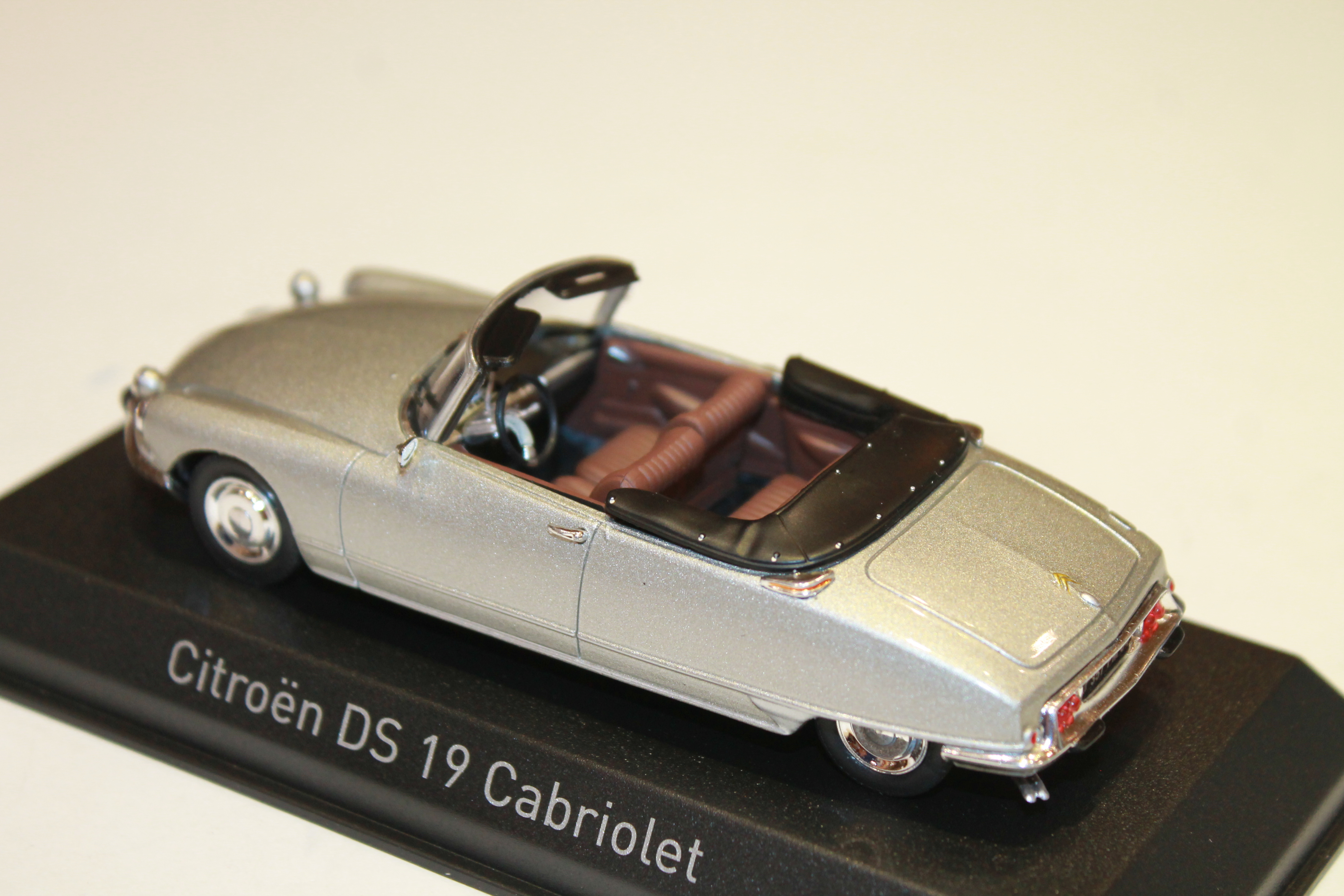 CITROEN DS 19 CAB 1965 GRIS NOREV 1/43°