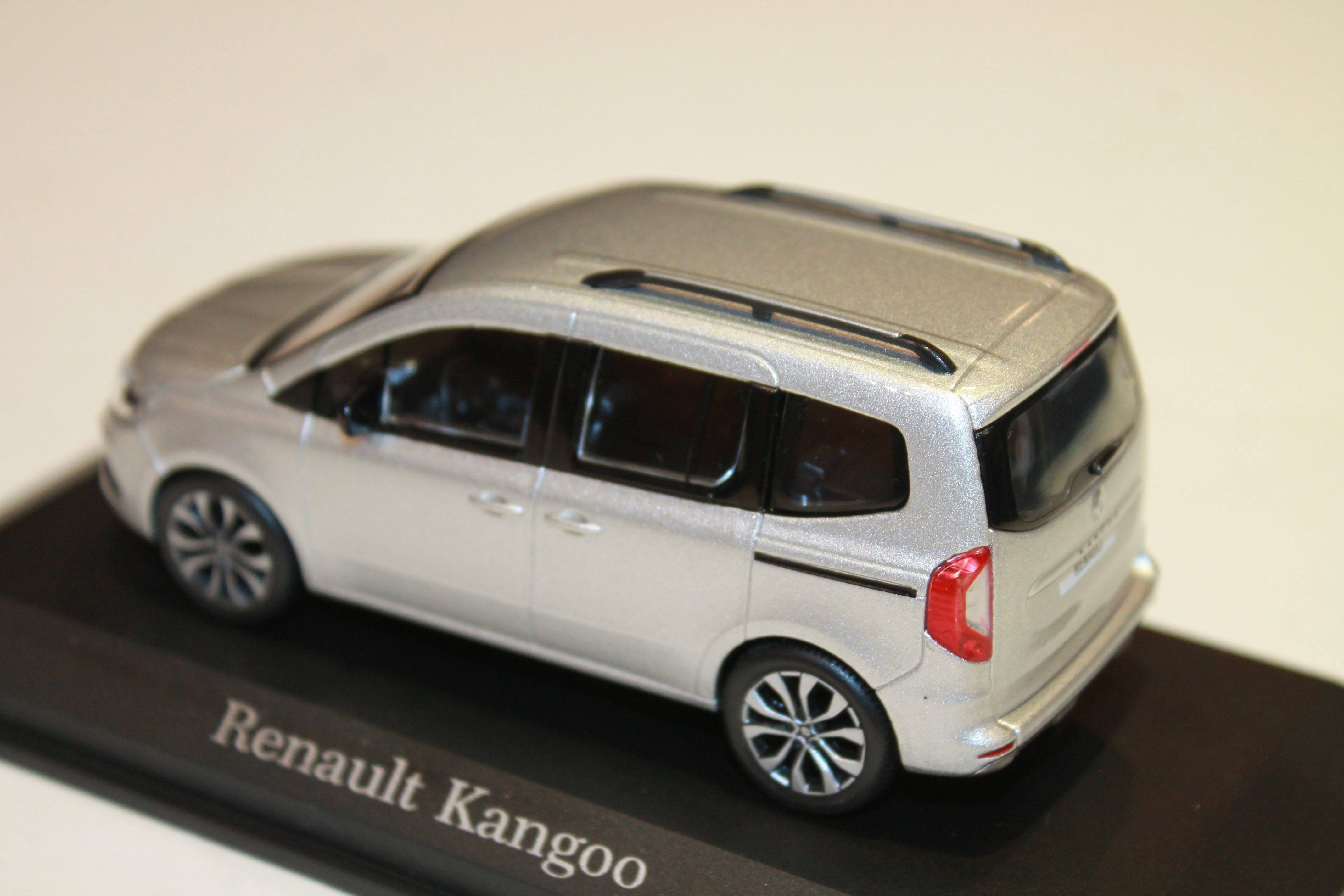 RENAULT KANGOO LUDOSPACE 2021 SILVER NOREV 1/43°