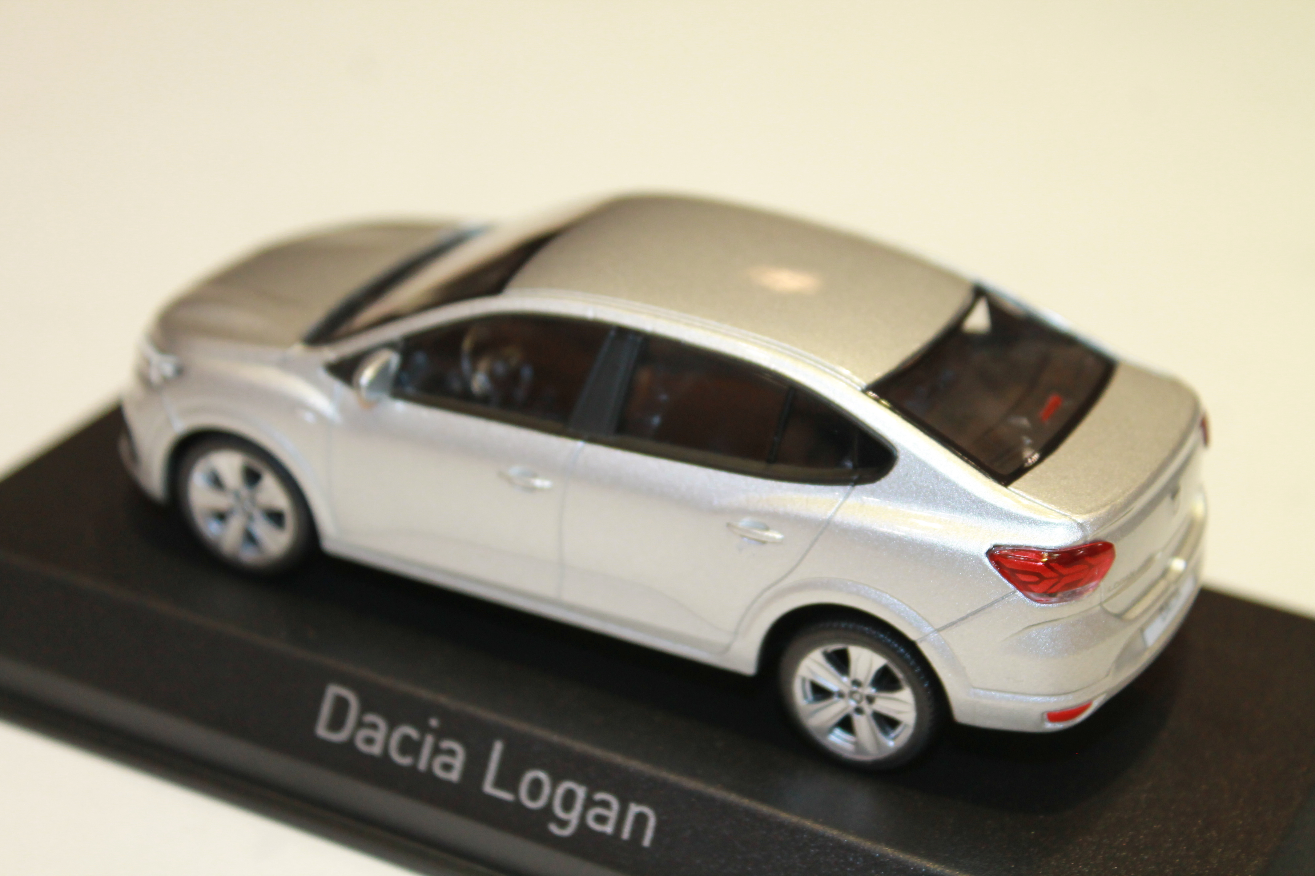 DACIA LOGAN 2021 GRIS NOREV 1/43