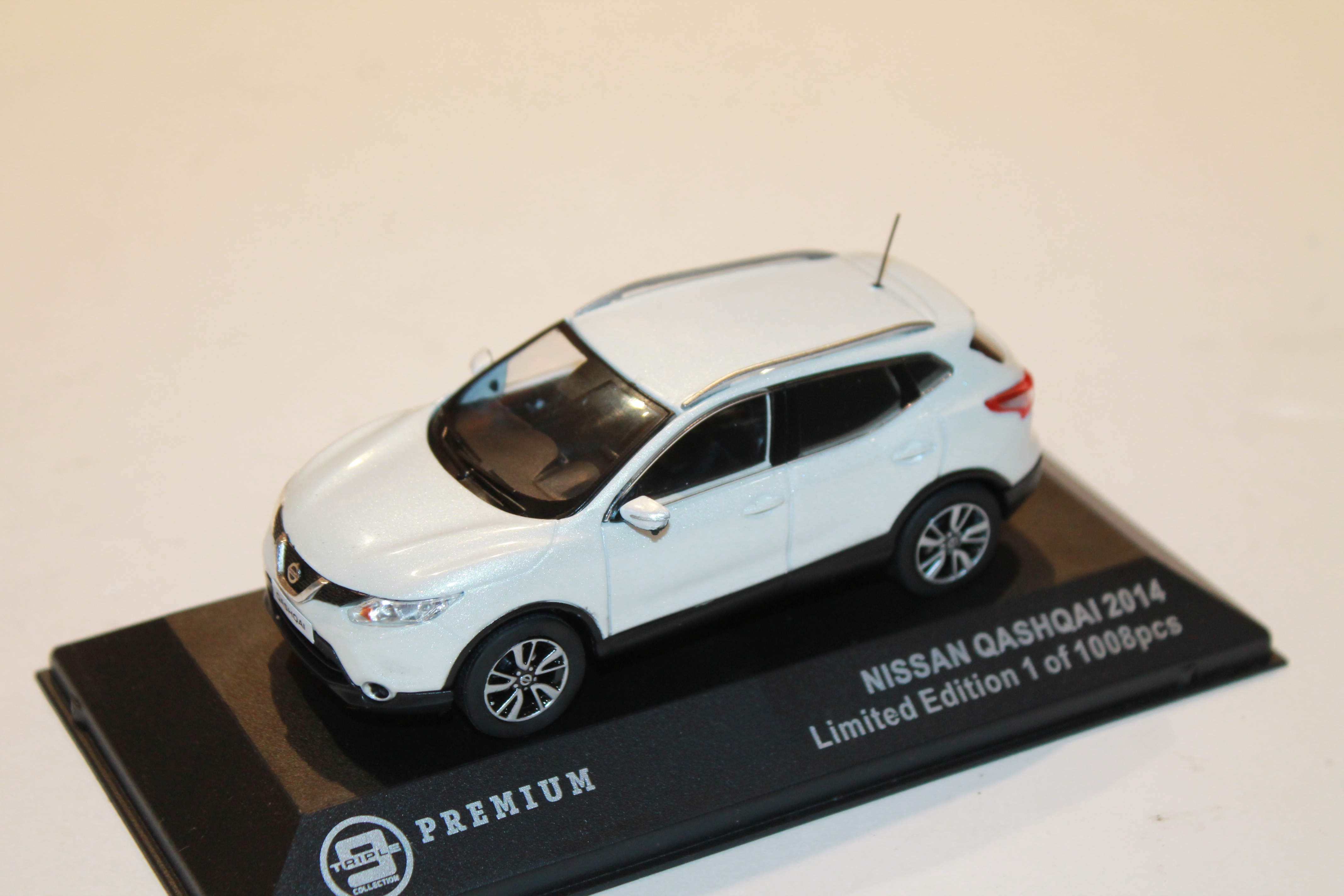 NISSAN QASHQAI 2014 TRIPLE9 1/43°