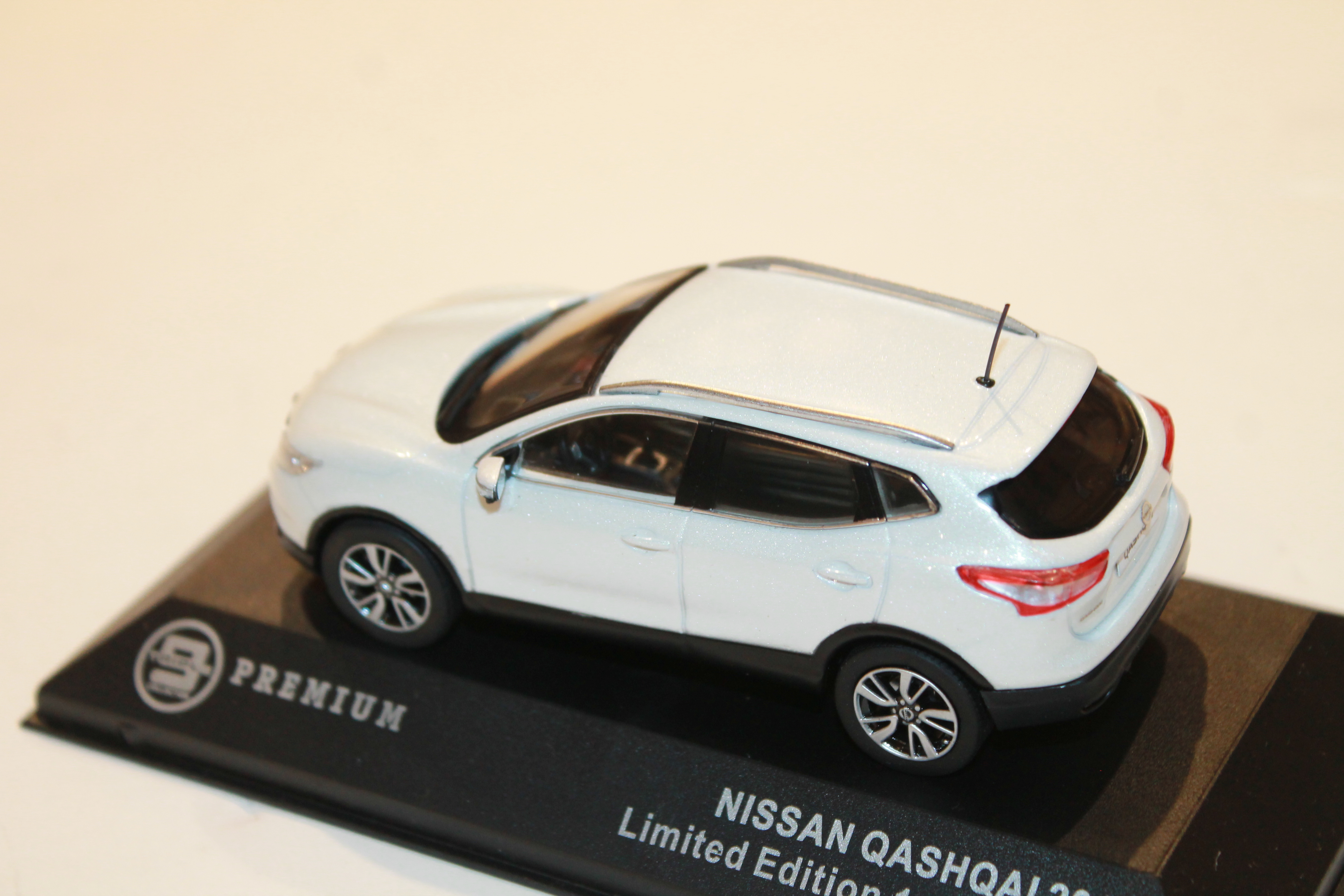 NISSAN QASHQAI 2014 TRIPLE9 1/43°