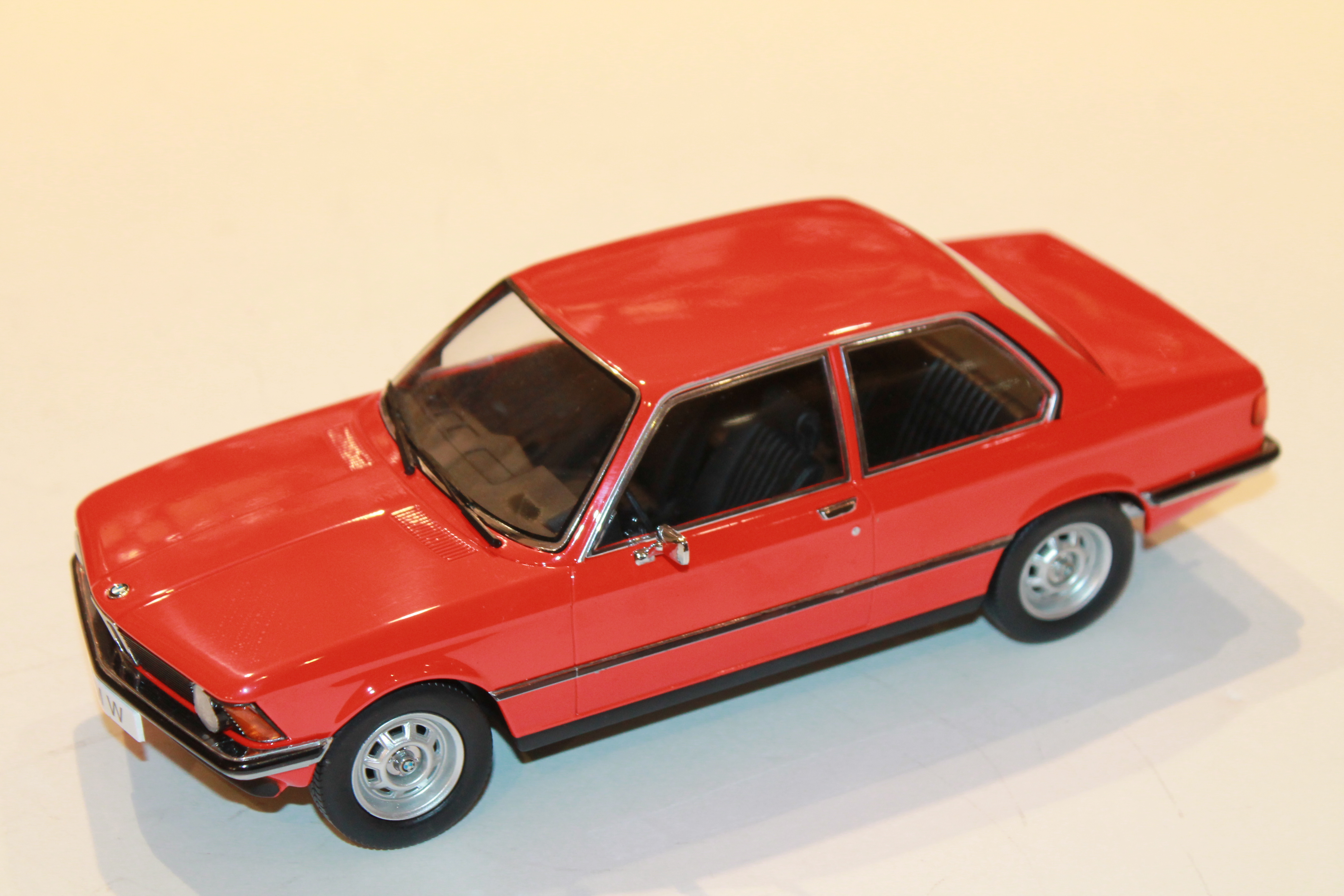 BMW 318i 1976 KKSCALE 1/18°