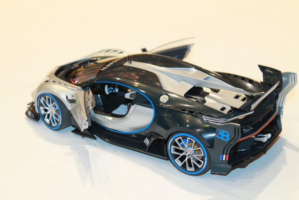 BUGATTI VISION GRAN TURISMO AUTOART 1/18°