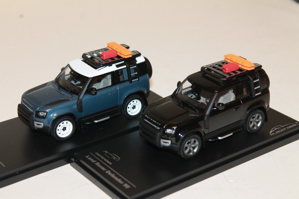 LAND ROVER DEFENDER 90 NOIR ALMOSTREAL 1/43°