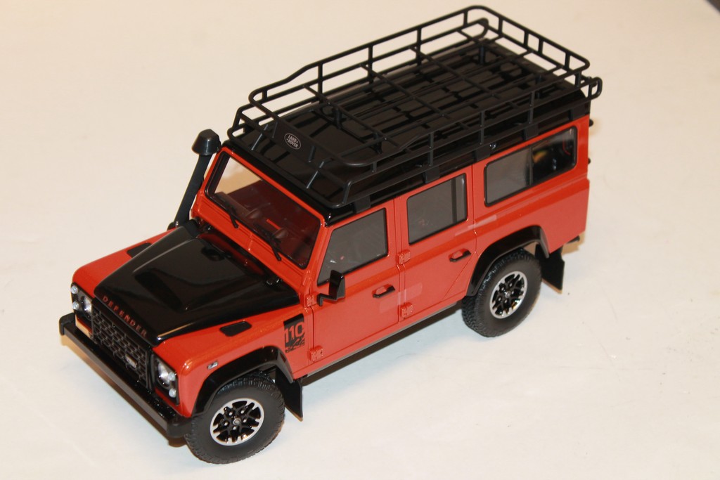 LAND ROVER DEFENDER 110 ALMOSTREAL 1/18°