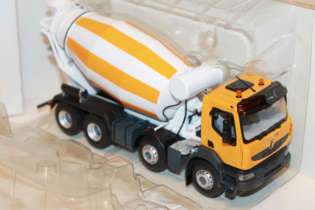 RENAULT KERAX TOUPIE BETON NOREV 1/43°