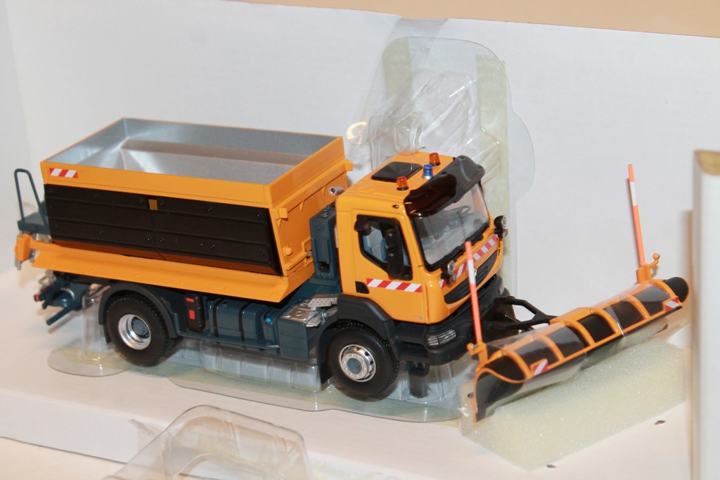 RENAULT KERAX CHASSE NEIGE DDE NOREV 1/43°