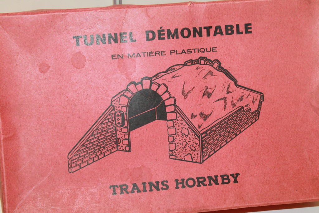 TUNNEL DEMONTABLE TRAINS HORNBY "1/0°"