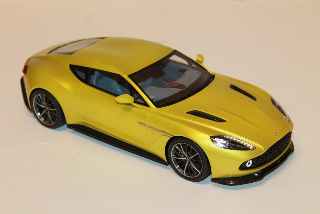 ASTON MARTIN VANQUISH ZAGATO COUPE JAUNE 2020 TOP SPEED 1/18°