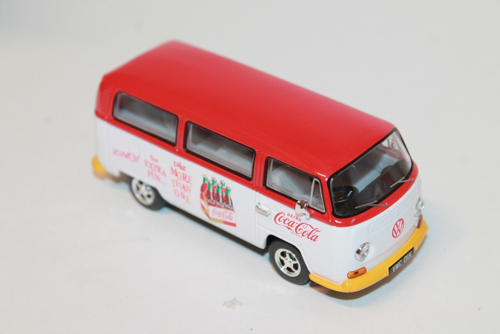 VOLKSWAGEN T2a CAMPERVAN COCA-COLA "ZING" CORGI 1/43°