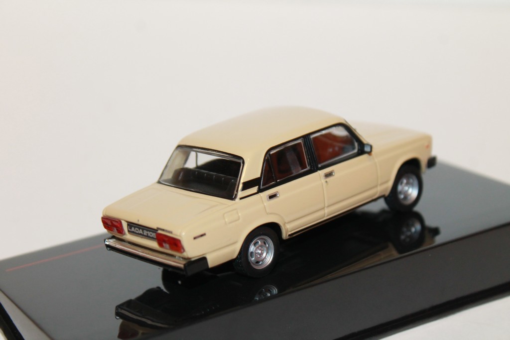 LADA 2105 1981 IXO 1/43°