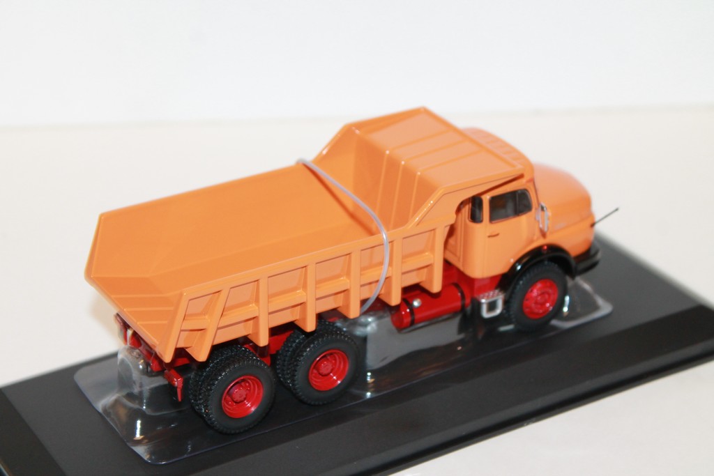 MERCEDES BENZ LK 2624 DUMPER 1979 IXO 1/43°