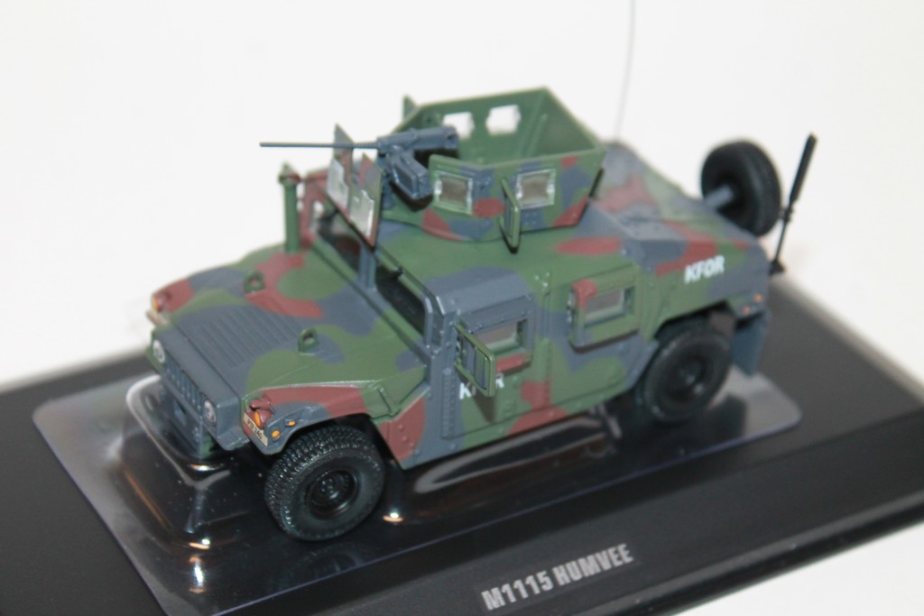 AM GENERAL M1151 HUMVEE KFOR SOLIDO 1/48°