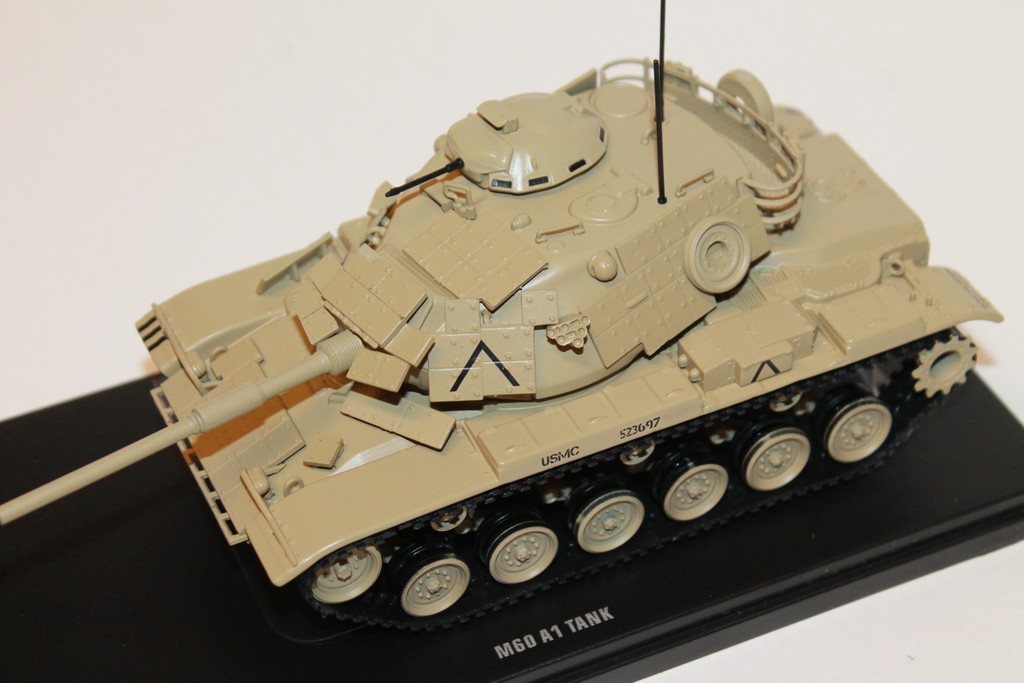 CHRYSLER DEFENSE M60 A1 TANK USMC DESERT CAMO SOLISO 1/48°