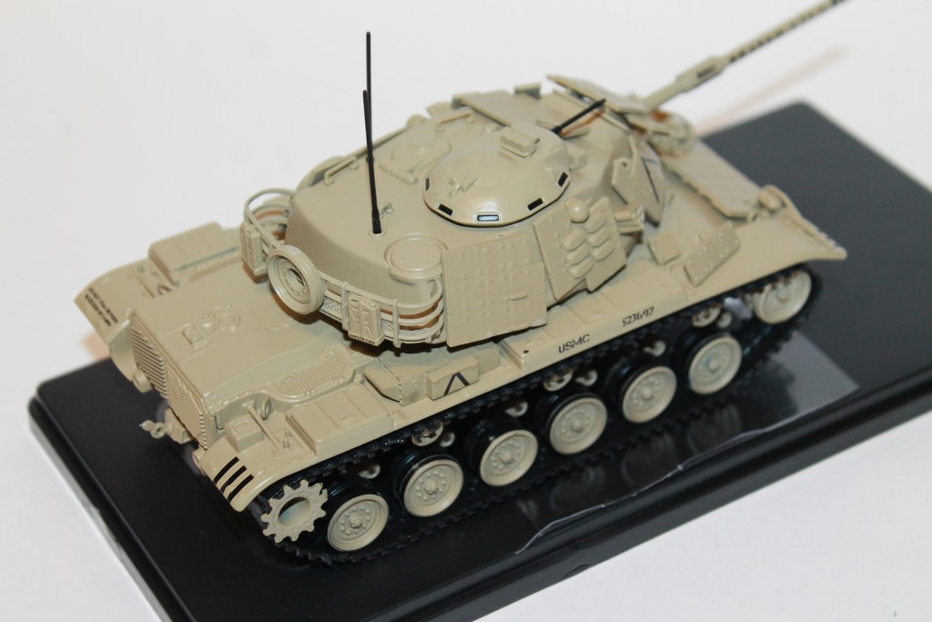 CHRYSLER DEFENSE M60 A1 TANK USMC DESERT CAMO SOLISO 1/48°