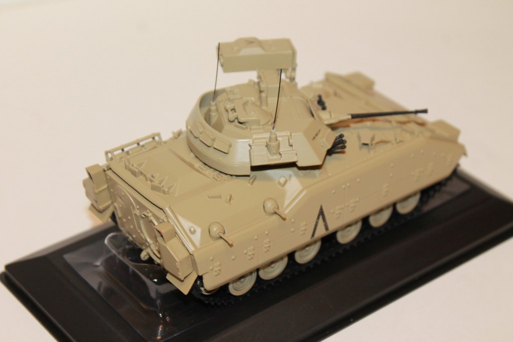 M2 BRADLEY FIGHTING VEHICULE "NASTY BOYZ" SOLIDO 1/48°