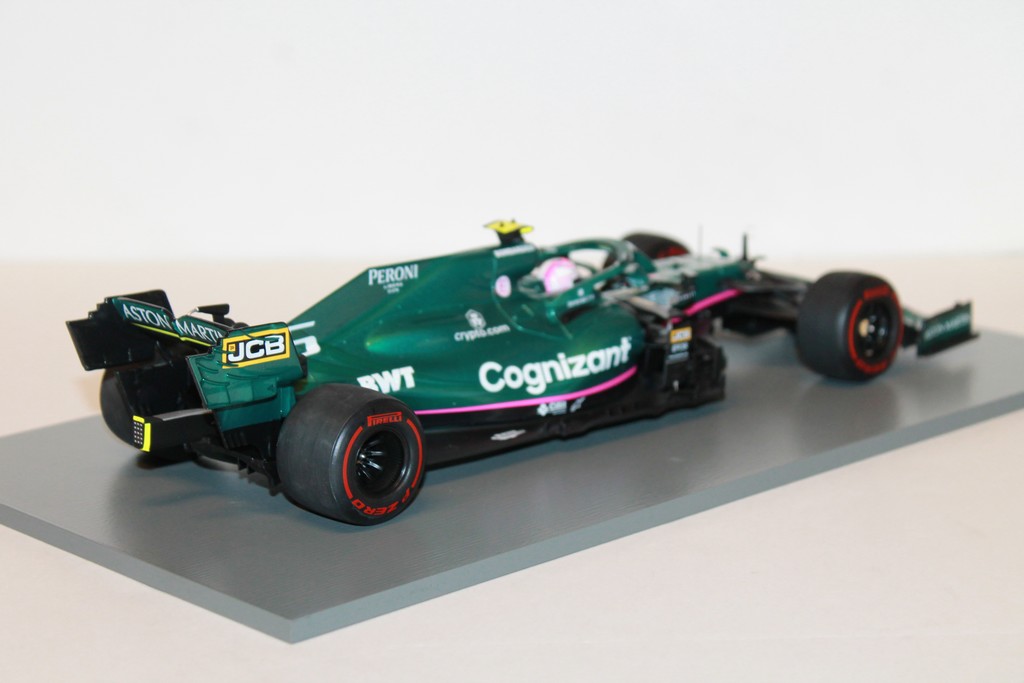 ASTON MARTIN AMR21 N°5 VETTEL GP BAHRAIN 2021 SPARK 1/18°