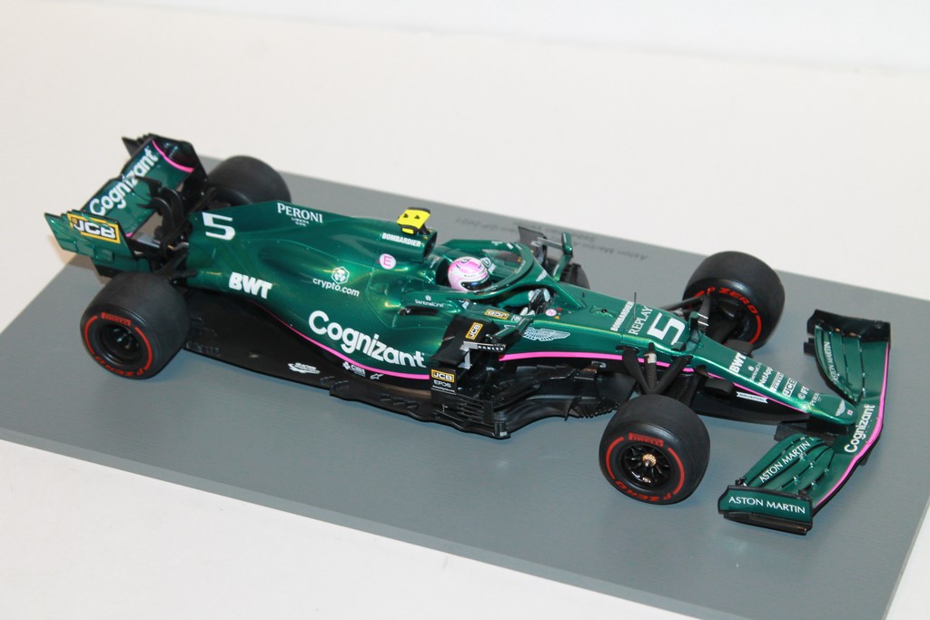 ASTON MARTIN AMR21 N°5 VETTEL BAHRAIN GP 2021 SPARK 1/18°