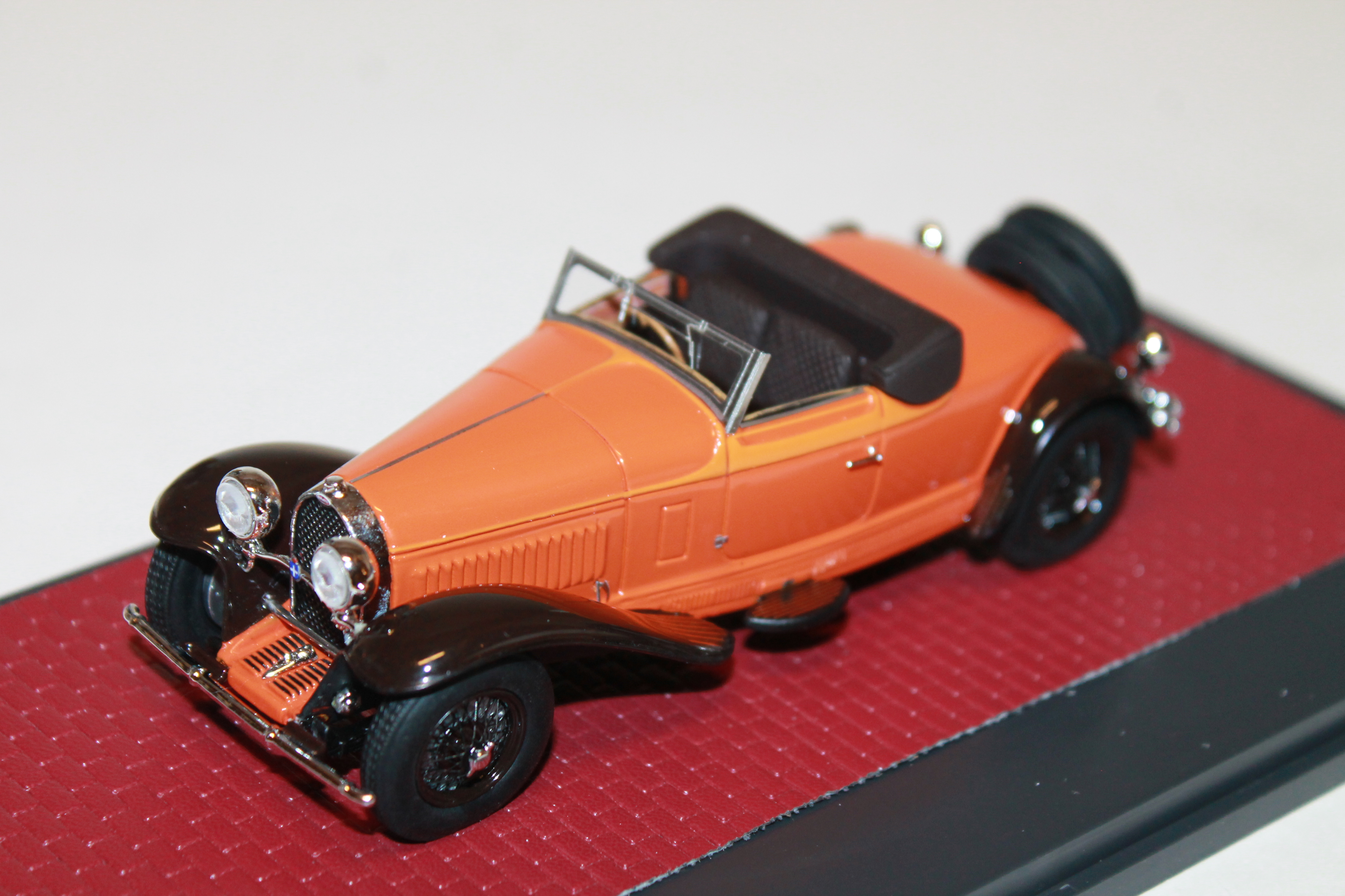 BUGATTI TYPE 46 CABRIOLET DE VILLARS #46360 ORANGE 1930 MATRIX 1/43°