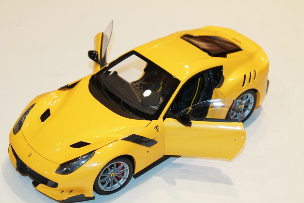 FERRARI F12 TDF GIALLO TRISTATO BBRMODELS 1/18°