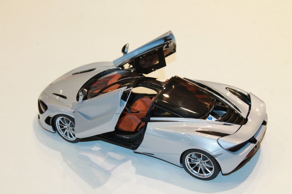 MCLAREN 720S AUTOART 1 18