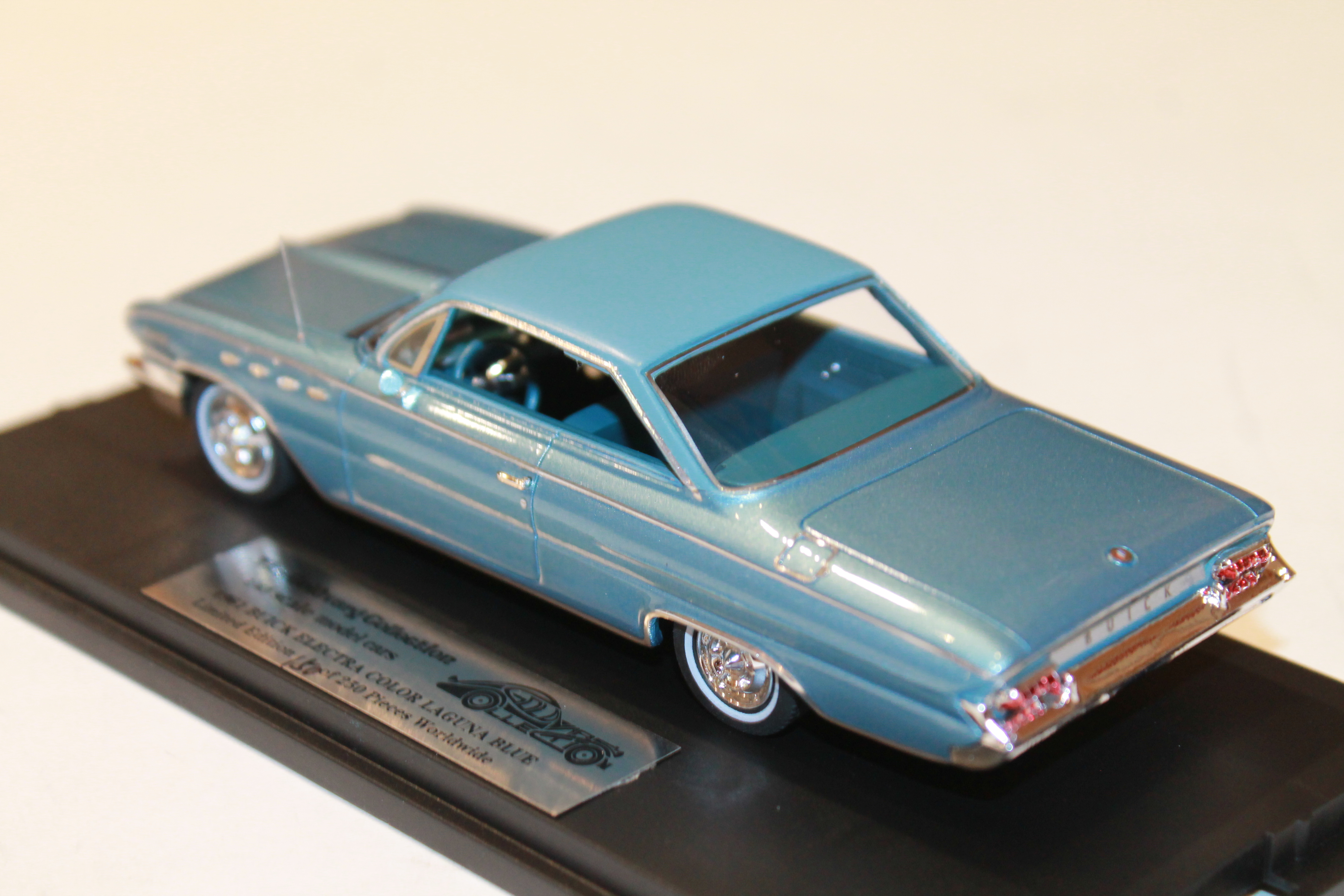 BUICK ELECTRA COLOR LAGUNA BLUE GOLDVARG 1/43