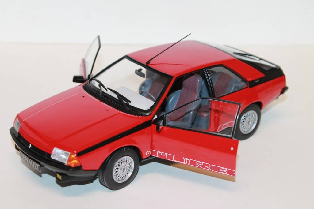 RENAULT FUEGO TURBO ROUGE 1980 SOLIDO 1/18°