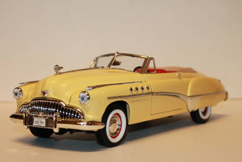 BUICK ROADMASTER JAUNE "RAIN MAN" 1949 GREENLIGHT 1/18°
