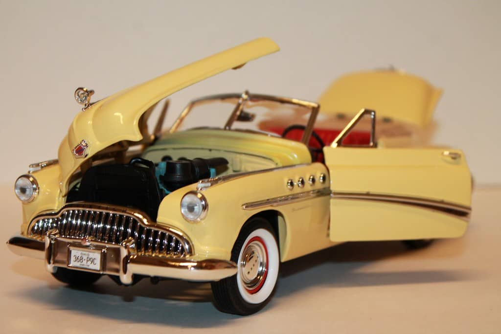 BUICK ROADMASTER JAUNE "RAIN MAN" 1949 GREENLIGHT 1/18°