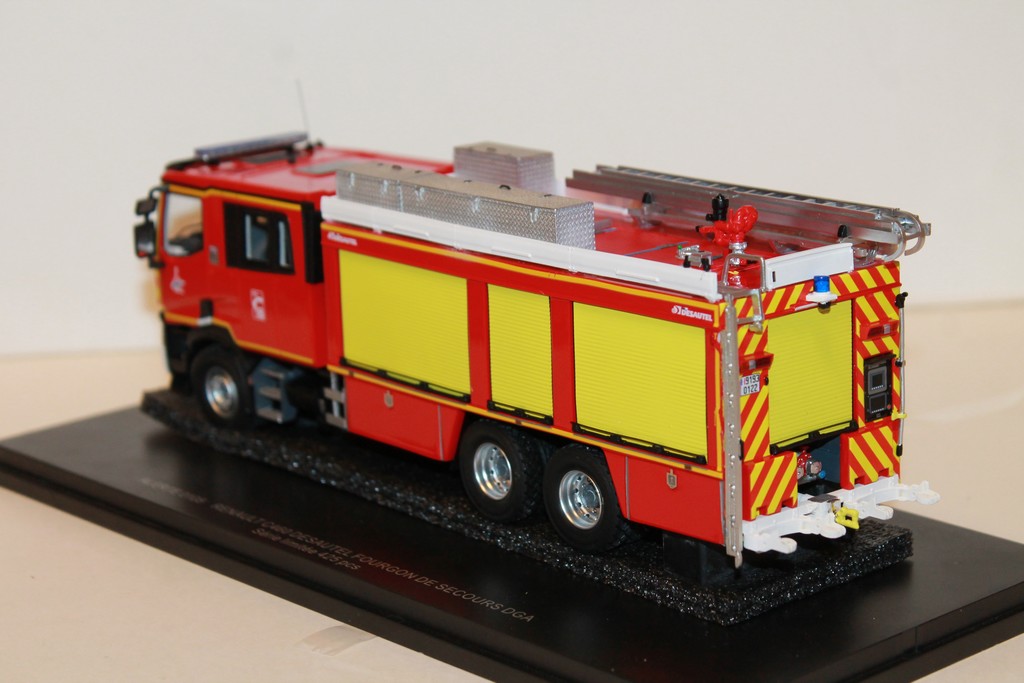 RENAULT C460 DESAUTEL DGA POMPIERS DE PARIS ALERTE 1/43°