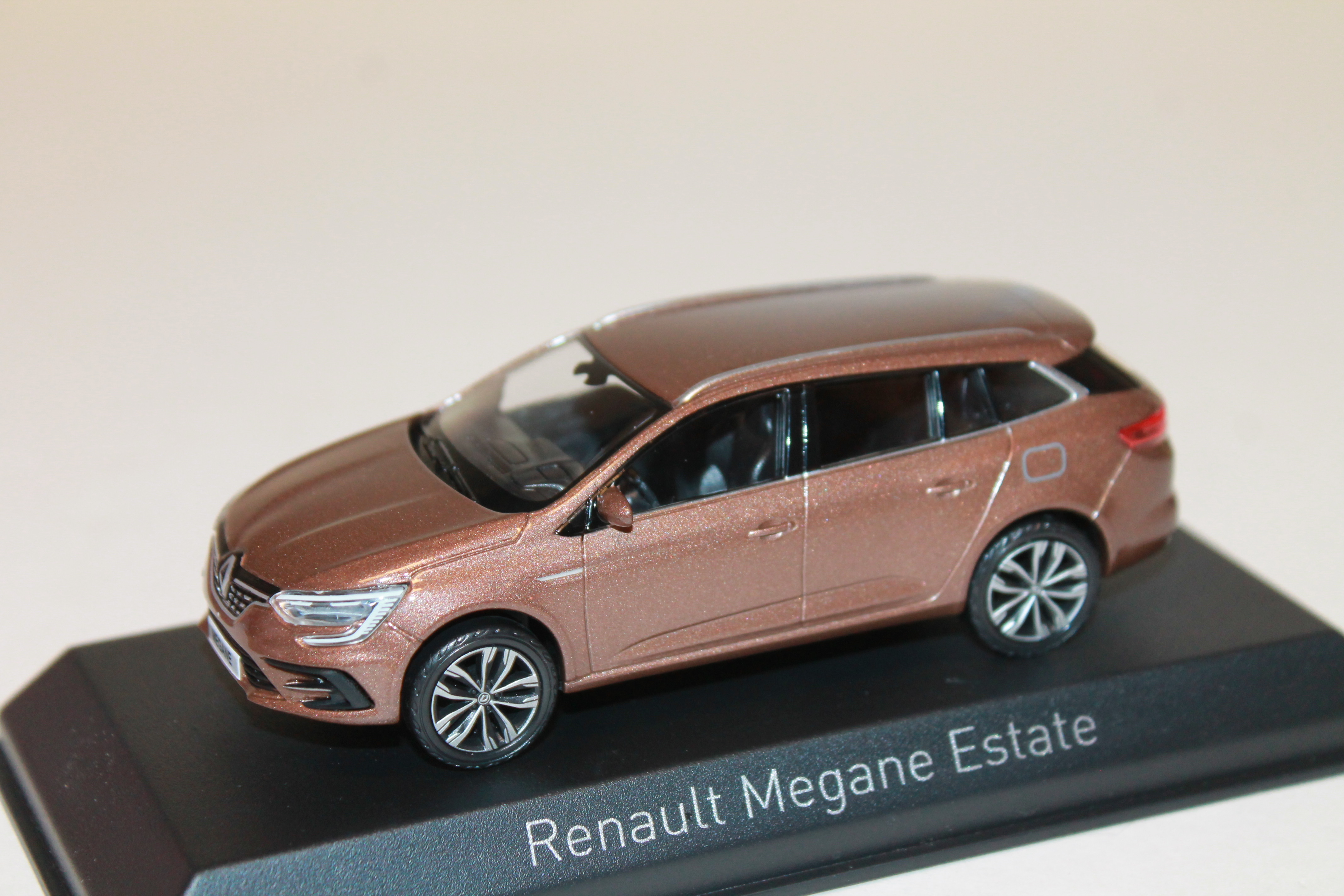RENAULT MEGANE ESTATE MARRON 2020 NOREV 1/43°