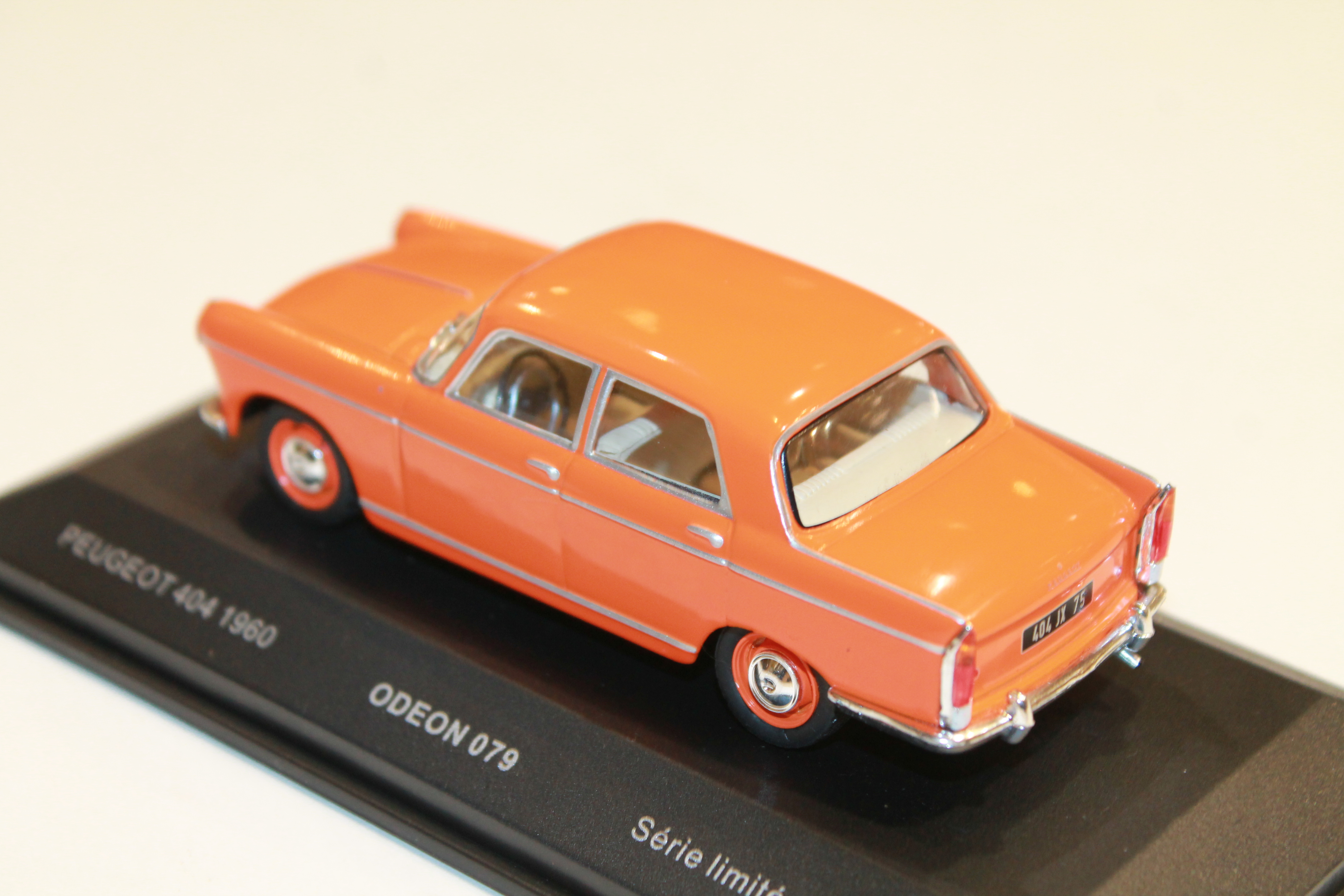 PEUGEOT 404 ORANGE 1960 ODEON 1/43°