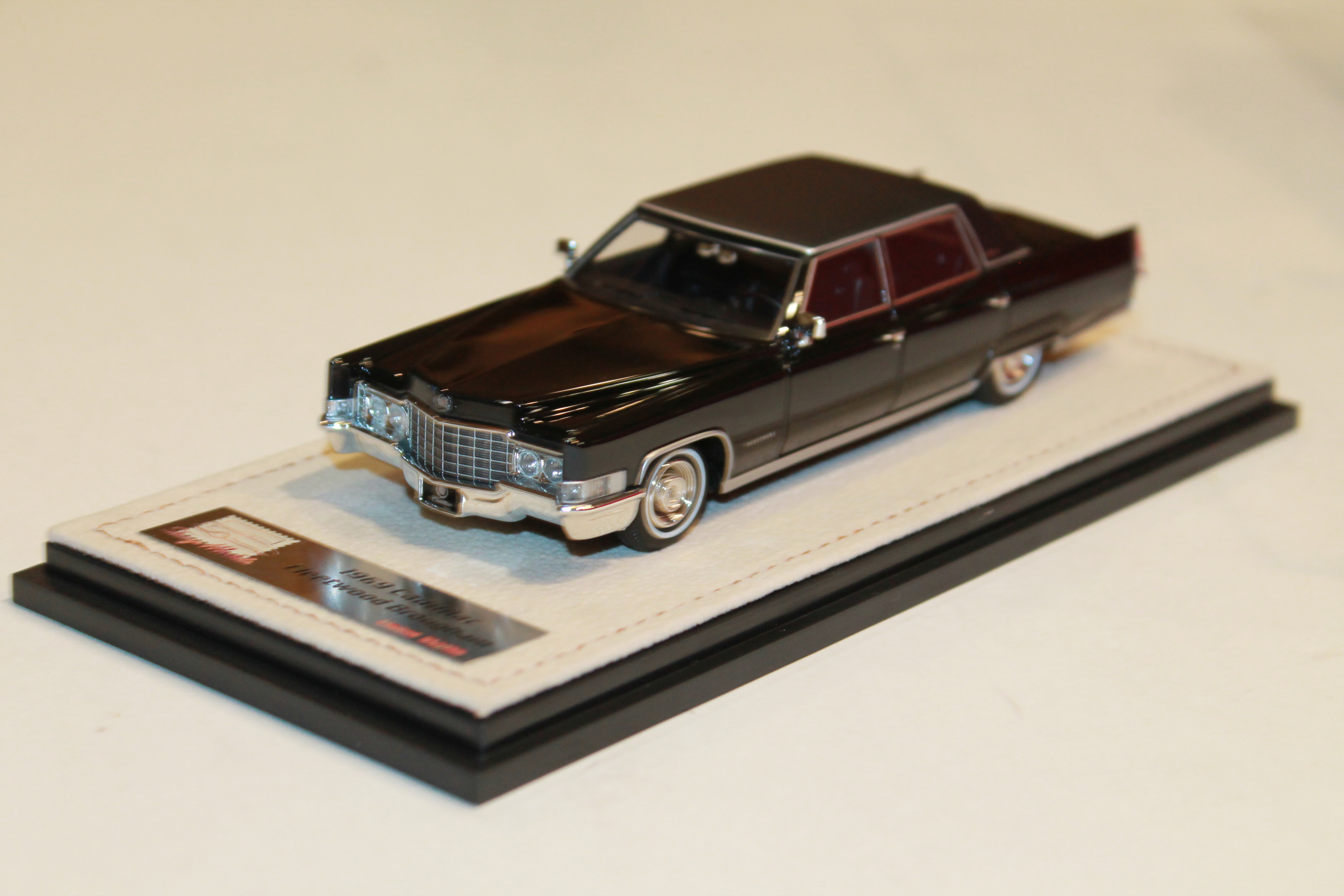 VOITURE 4 PORTES AMERICAINE