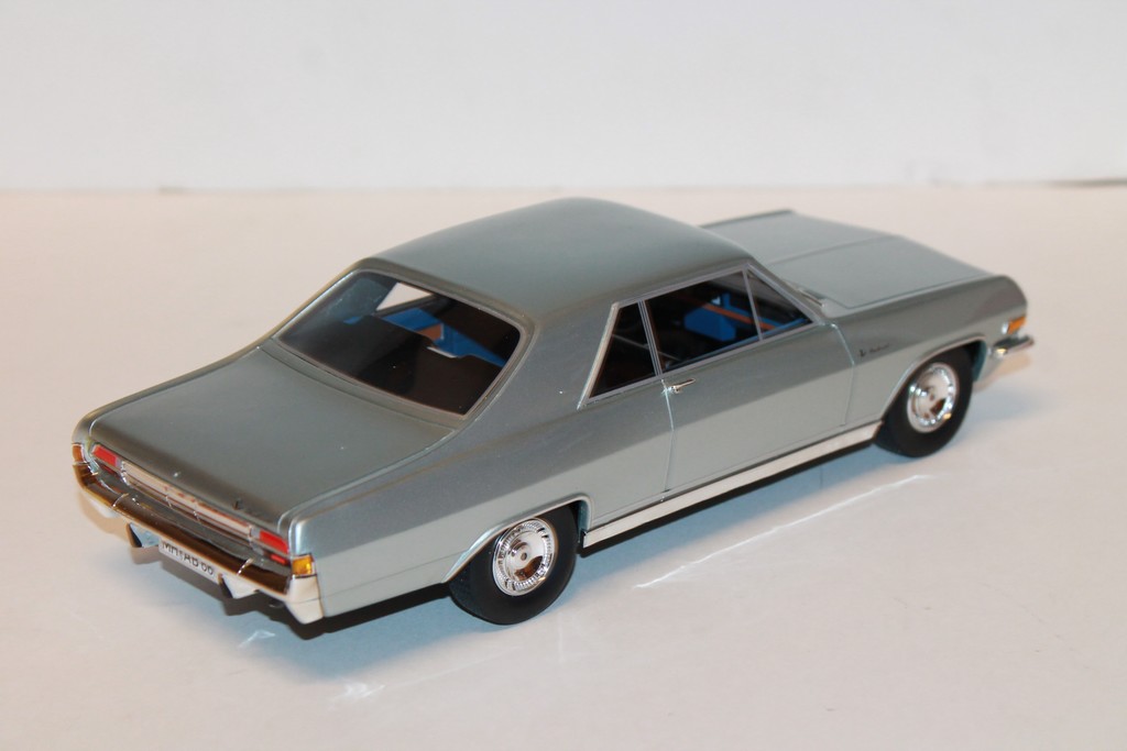 OPEL DIPLOMAT A COUPE GRIS SCHUCO 1/18°