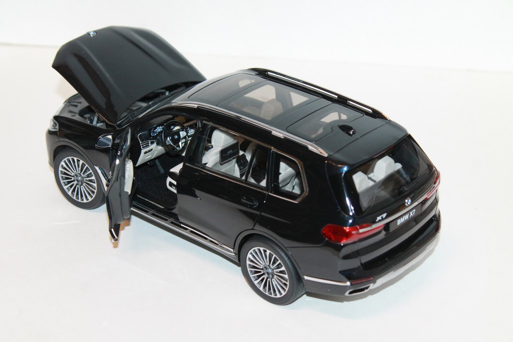 BMW X7 BLACK KYOSHO 1/18°