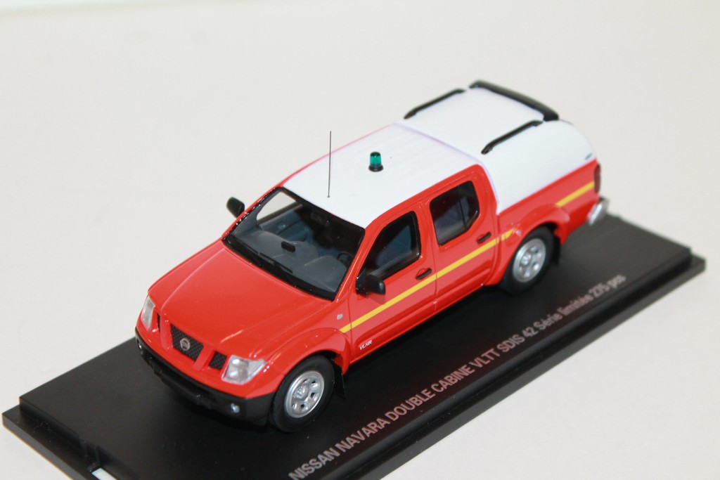 NISSAN NAVARA DOUBLE CABINE VLTT SDIS 42 ALARME 1/43°