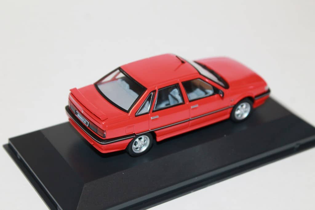 RENAULT 21 TXI QUADRA 1991 Rouge- ODEON OD096 - 1/43 ODEON OD096 : Aux