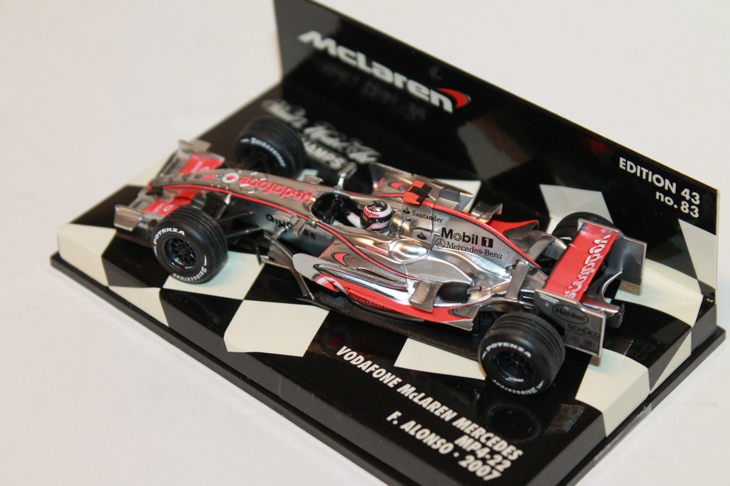 MCLAREN VODAFONE MERCEDES MP4-22 N°1 2007 MINICHAMPS 1/43°