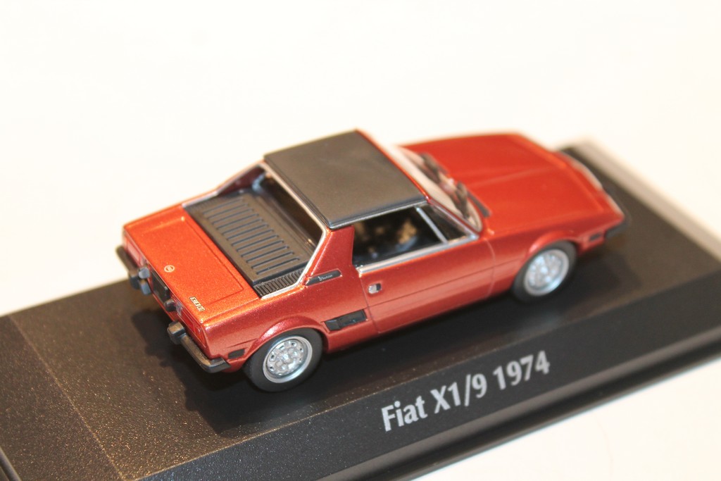 FIAT X1/9 1974 CUIVRE MAXICHAMPS 1/43°