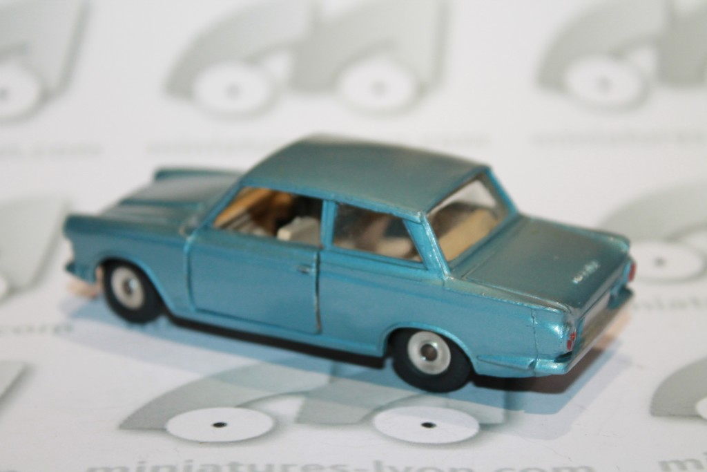 FORD CORTINA DINKY TOYS