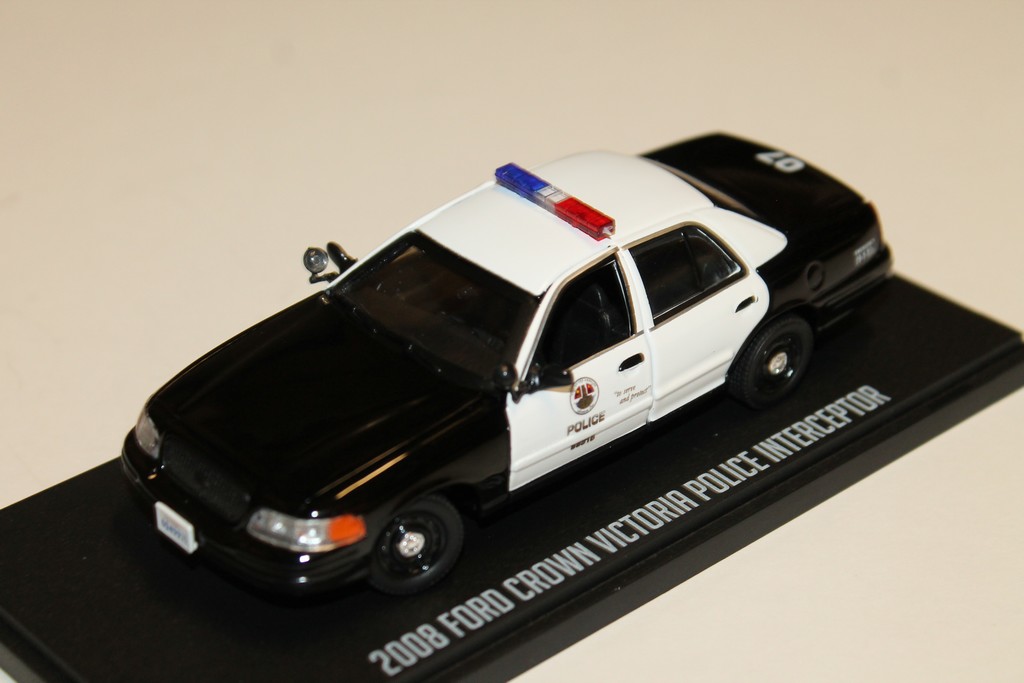 FORD CROWN VICTORIA POLICE INTERCEPTOR GREENLIGHT 1/43°