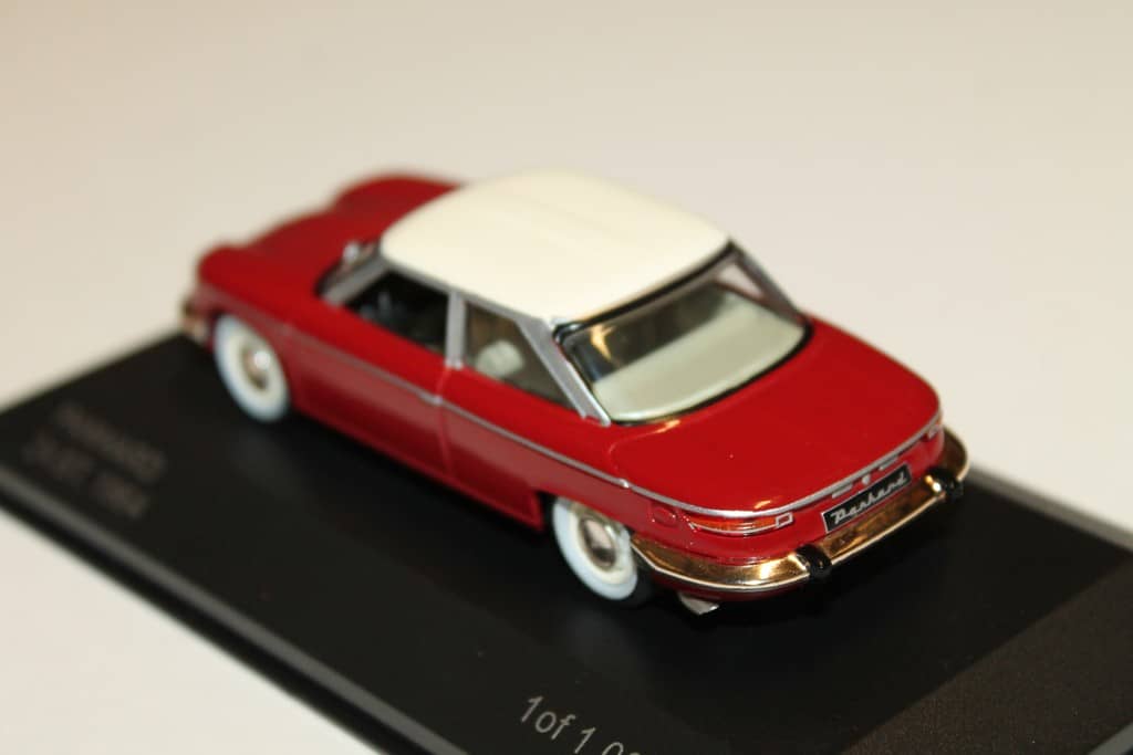 Panhard 24BT rouge de 1965 – Voiture miniature 1/43