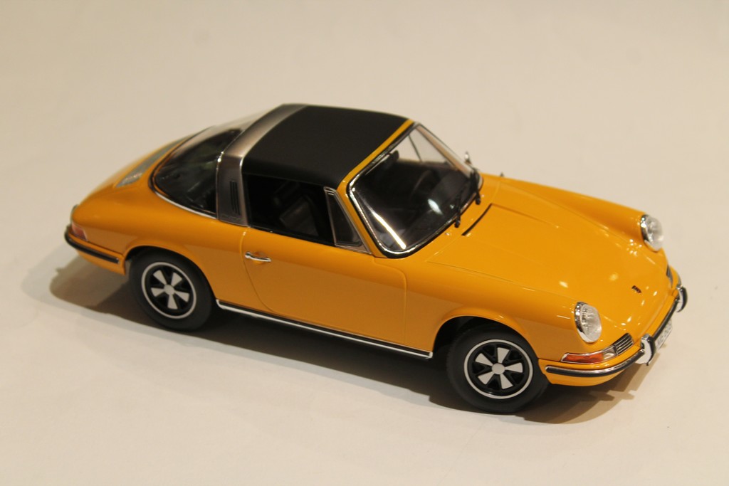 PORSCHE 911 E TARGA 1969 NOREV 1/18°