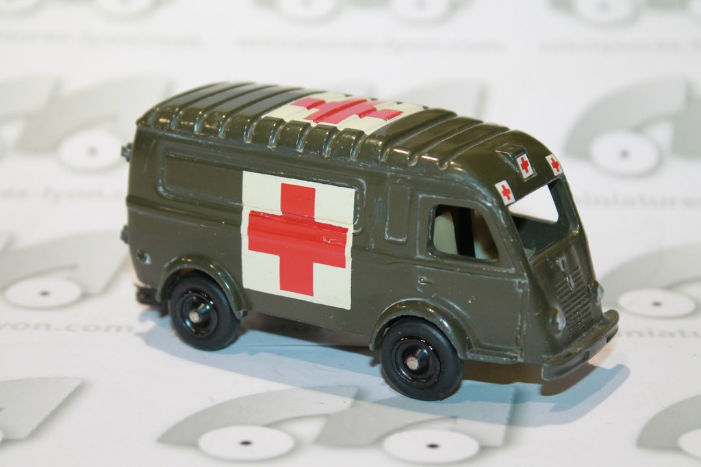 CIJ Vehicules militaires 1/43 Old Cij Renault dauphinoise 1956 ambulance 