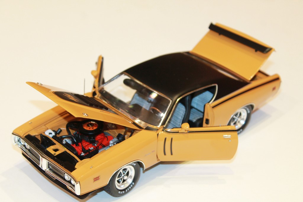 AMERICAN MUSCLE CAR, TOUTES PARTIES OUVRANTES, DETAILS MOTEUR