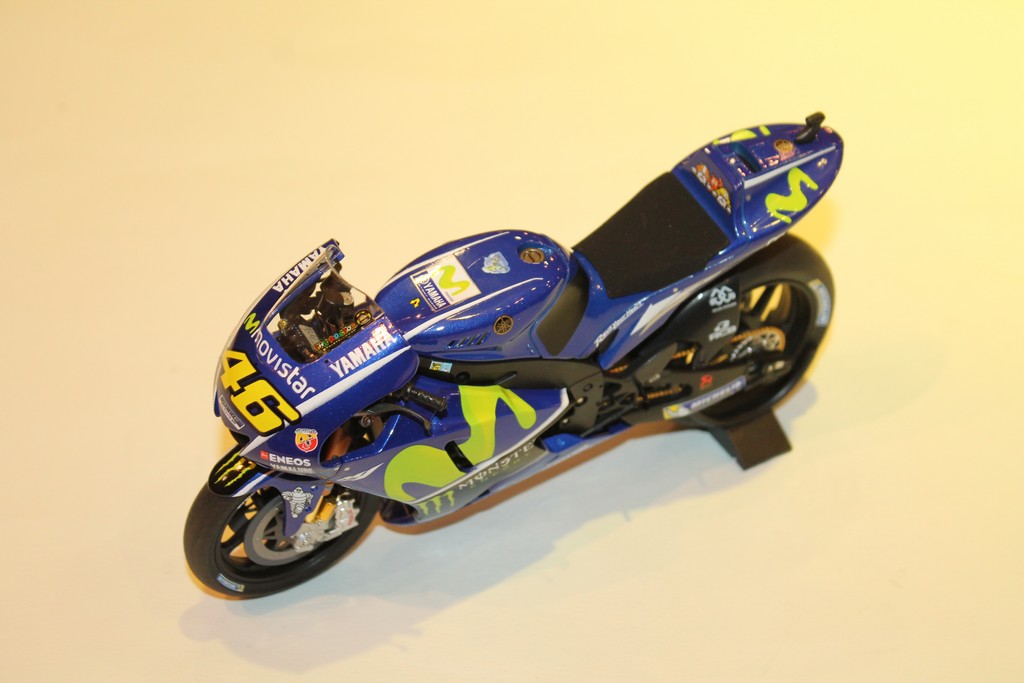 YAMAHA YZR-M1 ROSSI MOTOGP 2017 MINICHAMPS 1/12°