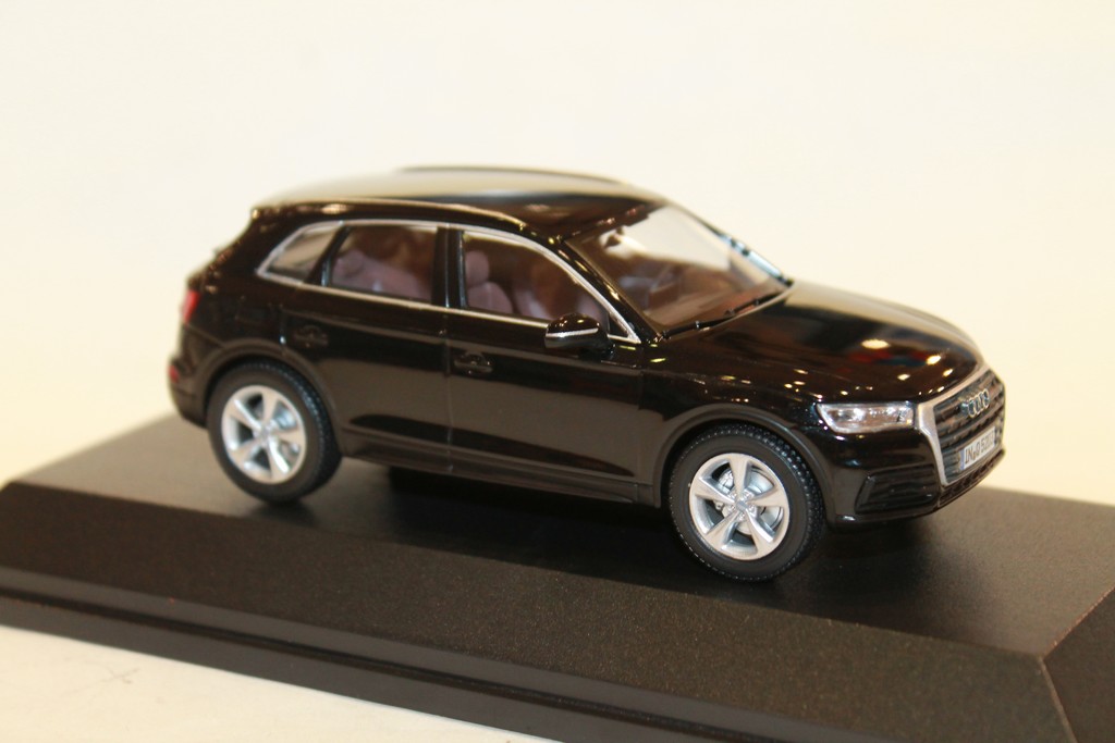 AUDI Q5 2016 NOIR SPARK 1/43