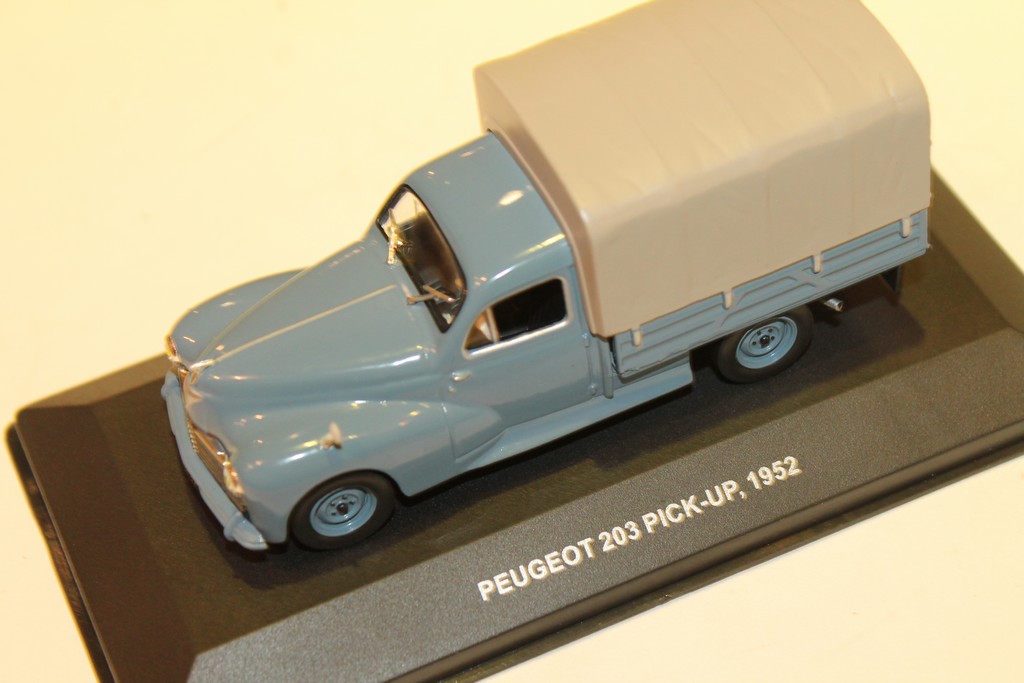 PEUGEOT 203 PICK UP BACHÉ Gris LEADER 1:43 imperfection de referenc