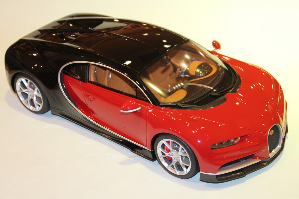BUGATTI CHIRON ROUGE 2017 1/12°