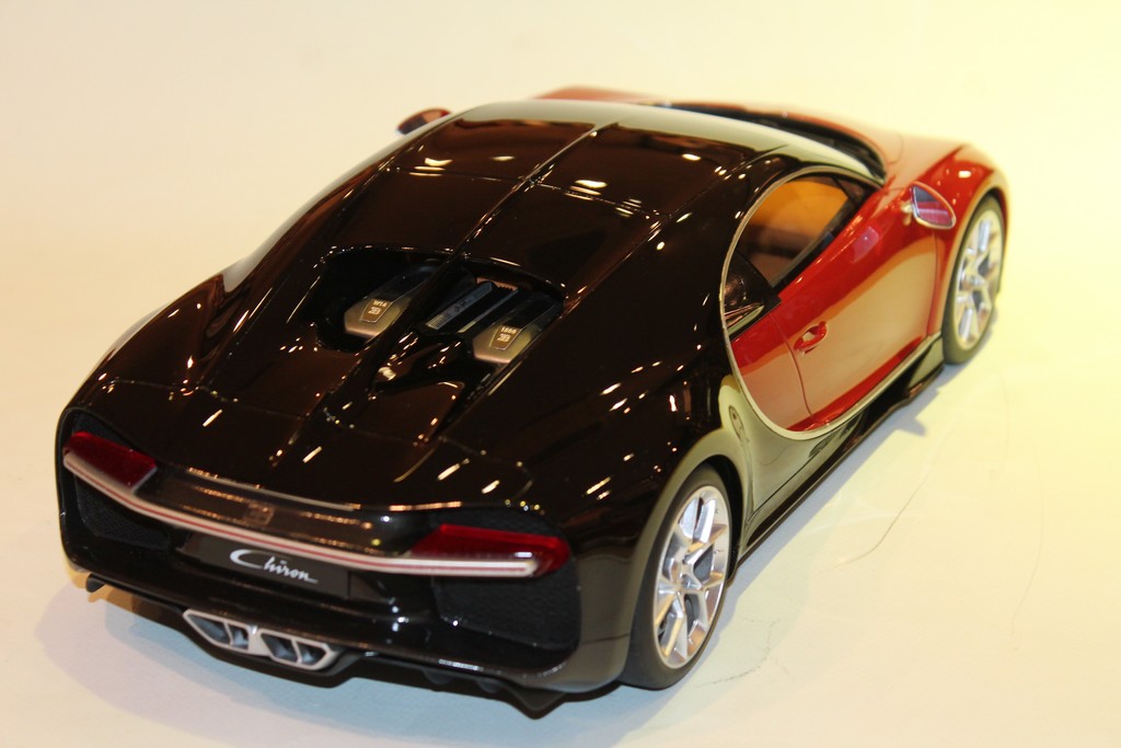 BUGATTI CHIRON ROUGE 2017 1/12°